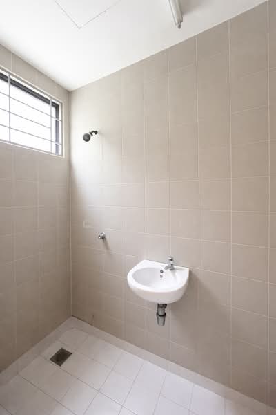 3-storey Terraced House for Rent in Taman Esplanad (Bukit Jalil) - CK Yee - Bathroom - PropertyGuru.com.my