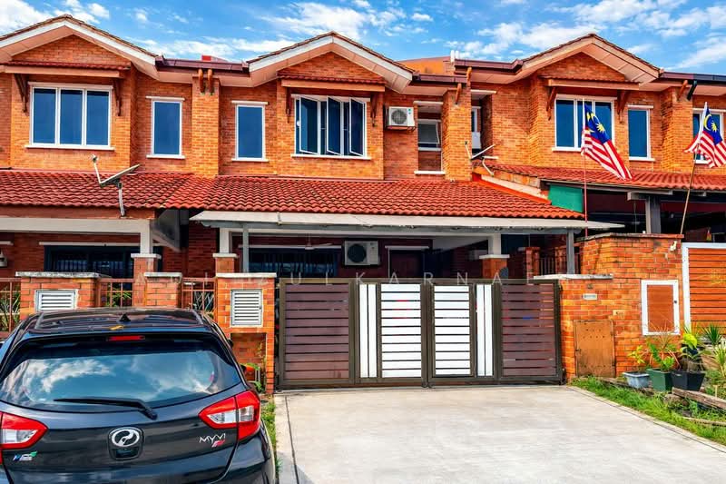 2-storey Terraced House for Sale in Alam Budiman (Shah Alam) - Adi Zulkarnaen - Exterior - PropertyGuru.com.my