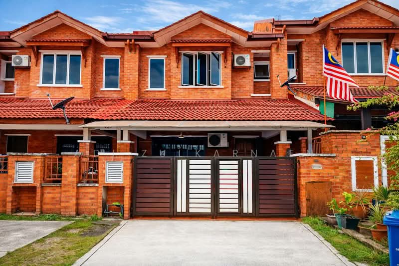2-storey Terraced House for Sale in Alam Budiman (Shah Alam) - Adi Zulkarnaen - Exterior - PropertyGuru.com.my