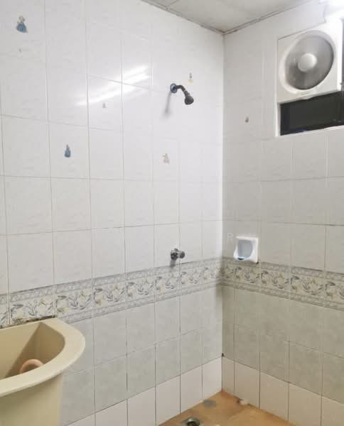 Apartment for Rent at Parkview Towers - Weng Sern - Bathroom - PropertyGuru.com.my