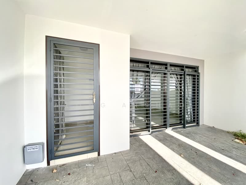 Terraced House for Rent in Iskandar Puteri (Nusajaya) (Johor) - Along Arshad - Grill and autogate - PropertyGuru.com.my