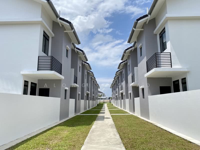 Terraced House for Rent in Iskandar Puteri (Nusajaya) (Johor) - Along Arshad - Back lane garden - PropertyGuru.com.my
