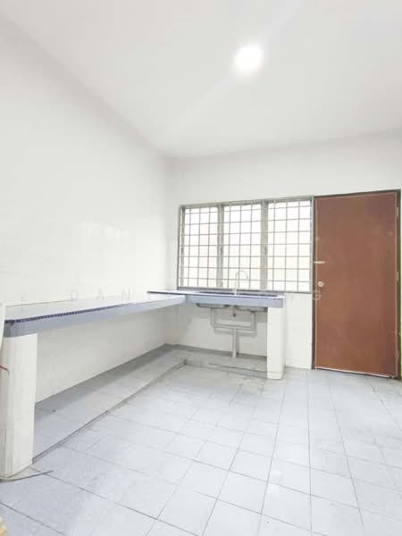 Rumah Teres 2 Tingkat untuk Dijual di Taman Kota Masai (Pasir Gudang) - Daniel Yong - Kitchen - PropertyGuru.com.my