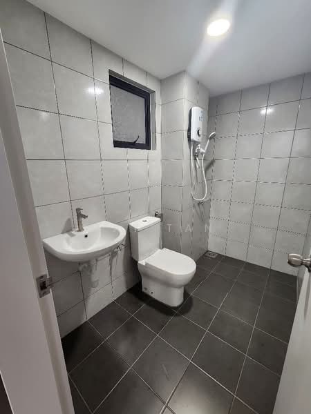 Servis Apartment untuk Disewa di Hana @ Eco Ardence - May Tan - Bathroom - PropertyGuru.com.my