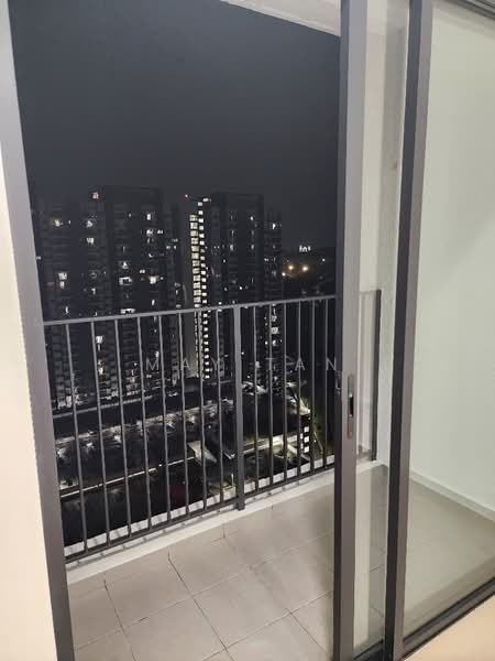 Servis Apartment untuk Disewa di Hana @ Eco Ardence - May Tan - Balcony - PropertyGuru.com.my