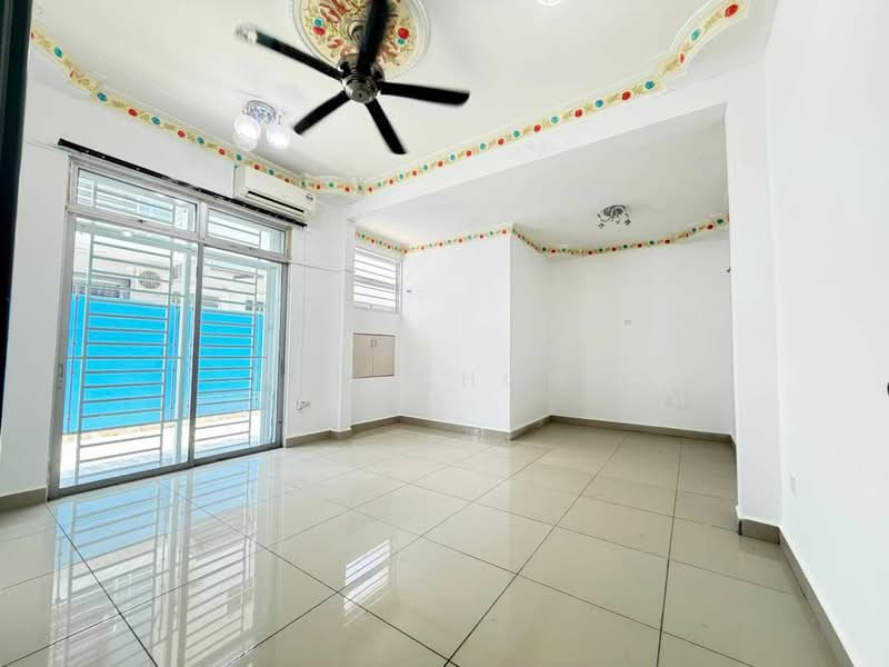 Rumah Banglo untuk Dijual di Taman Mutiara Rini (Skudai) - May Chong - Living Room - PropertyGuru.com.my