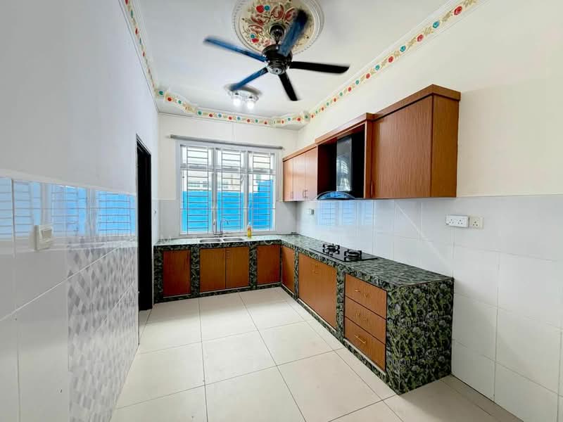 Rumah Banglo untuk Dijual di Taman Mutiara Rini (Skudai) - May Chong - Kitchen - PropertyGuru.com.my