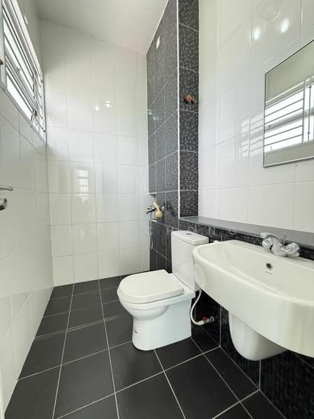 Rumah Banglo untuk Dijual di Taman Mutiara Rini (Skudai) - May Chong - Bathroom - PropertyGuru.com.my