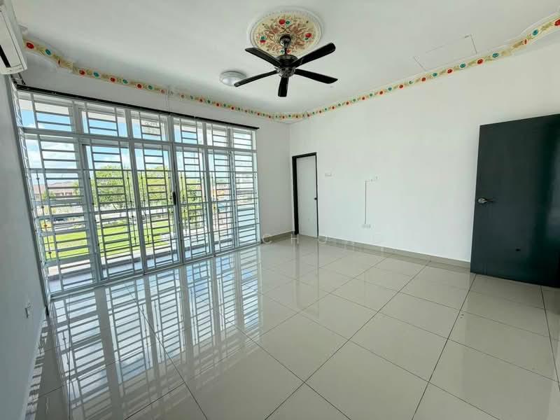 Rumah Banglo untuk Dijual di Taman Mutiara Rini (Skudai) - May Chong - Living Room - PropertyGuru.com.my