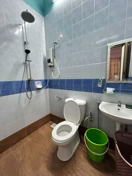 Rumah Teres 1 Tingkat untuk Dijual di Taman Bestari Indah (Ulu Tiram) - Daniel Yong - Bathroom - PropertyGuru.com.my