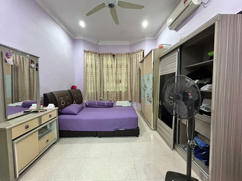 Rumah Teres 1 Tingkat untuk Dijual di Taman Bestari Indah (Ulu Tiram) - Daniel Yong - Bedroom - PropertyGuru.com.my