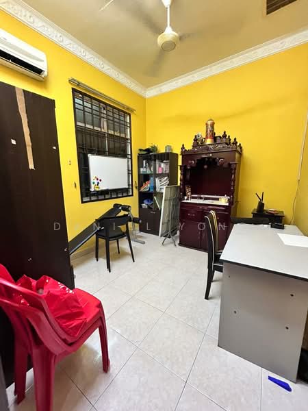 Rumah Teres 1 Tingkat untuk Dijual di Taman Bestari Indah (Ulu Tiram) - Daniel Yong - Study - PropertyGuru.com.my