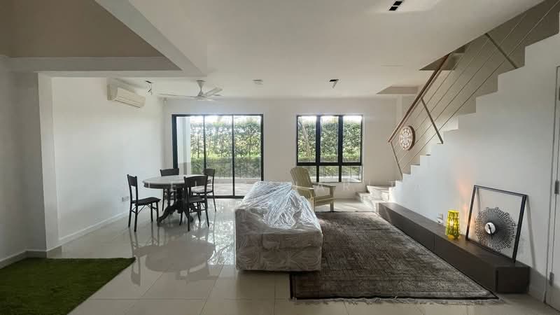 Rumah Teres 3 Tingkat untuk Disewa di Leisure Farm (Gelang Patah) - Stella Narita - PropertyGuru.com.my
