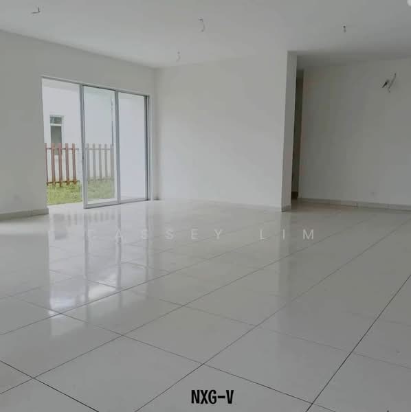1.5-storey Terraced House for Sale in Glenmarie Cove (Klang) - Cassey Lim - Living Room - PropertyGuru.com.my