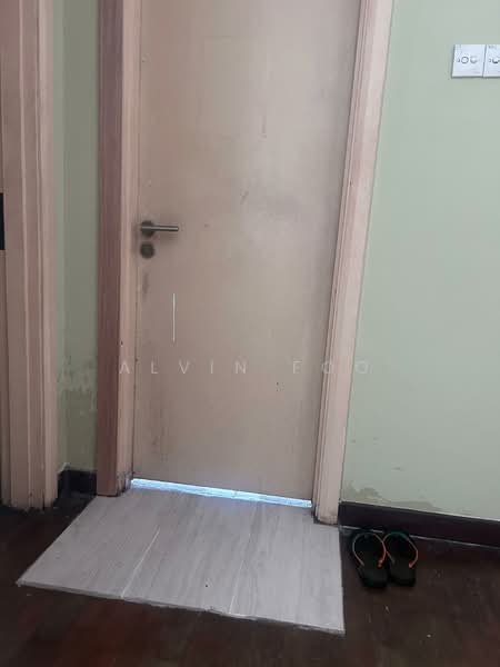 2.5-storey Terraced House for Sale in Sungai Buloh (Selangor) - Alvin Foo - Entrance - PropertyGuru.com.my