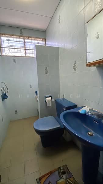 Semi-Detached House for Sale in Pulau Tikus (George Town) - Han Chien Yeap - Bathroom - PropertyGuru.com.my