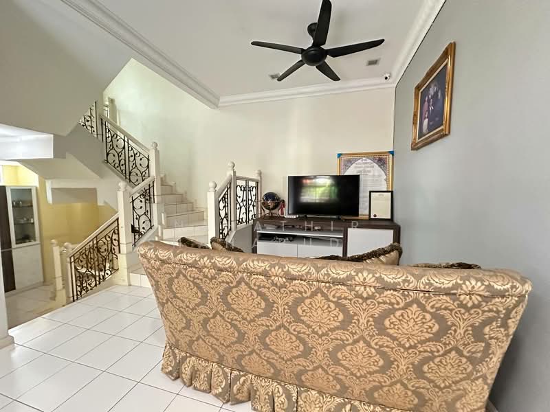 Rumah Berkembar untuk Dijual di Seksyen 7 (Shah Alam) - Nahathir Shahabudin - Living Room - PropertyGuru.com.my