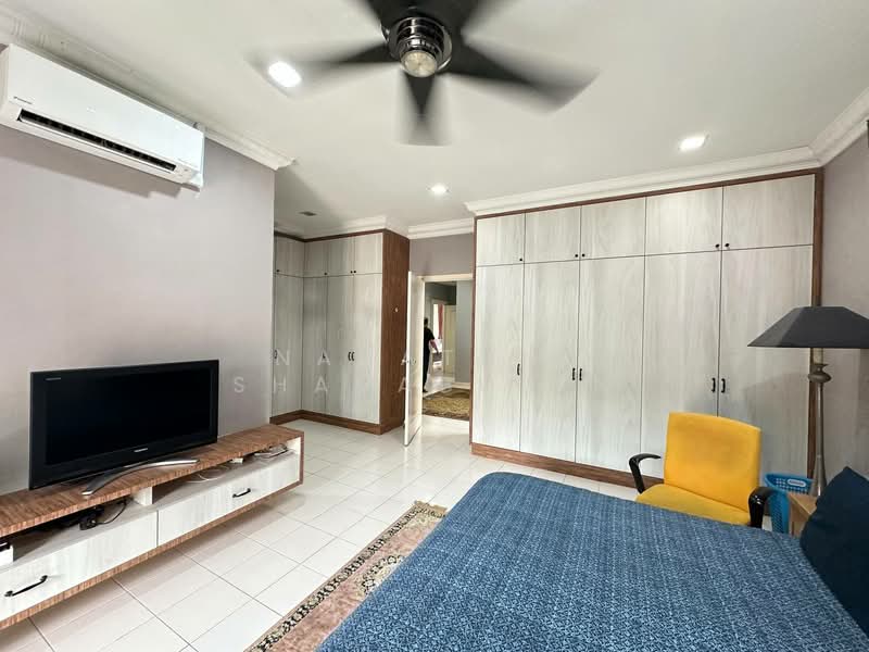 Rumah Berkembar untuk Dijual di Seksyen 7 (Shah Alam) - Nahathir Shahabudin - Bedroom - PropertyGuru.com.my