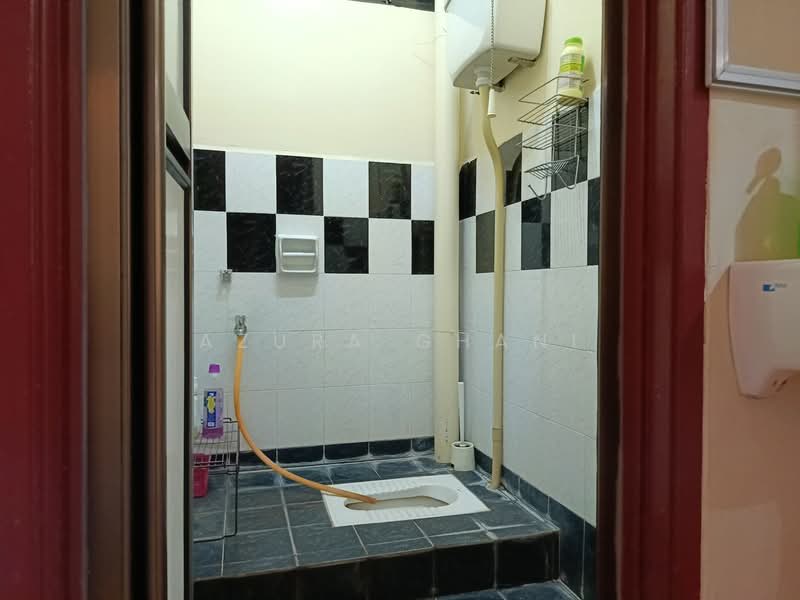 Rumah Berkembar untuk Dijual di Kepala Batas (Penang) - Azura Ghani - Bathroom - PropertyGuru.com.my