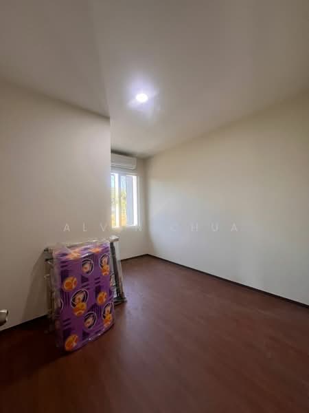 Rumah Teres 2 Tingkat untuk Disewa di Kota Samarahan (Sarawak) - Alvin Chua - bedroom 3 with toilet  - PropertyGuru.com.my