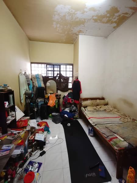 2-storey Terraced House for Sale in Taman Bukit Mewah (Tampoi) - Wong Ouray - Bedroom - PropertyGuru.com.my