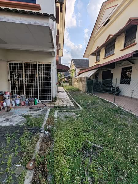 2-storey Terraced House for Sale in Taman Bukit Mewah (Tampoi) - Wong Ouray - Exterior - PropertyGuru.com.my