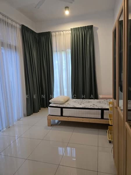 Rumah Berkembar untuk Dijual di Telok Panglima Garang (Selangor) - Kenny Chan - Bedroom - PropertyGuru.com.my