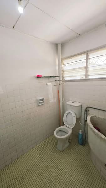 Rumah Teres 1 Tingkat untuk Dijual di Bercham (Ipoh) - Lee Muzi - Bathroom - PropertyGuru.com.my