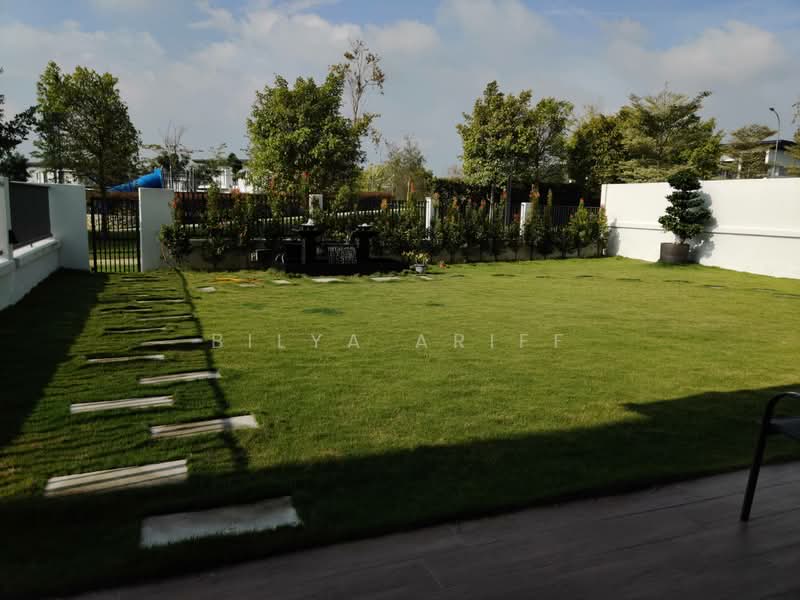 Semi-Detached House for Sale in Sungai Buloh (Selangor) - BILYA ARIFF - Garden - PropertyGuru.com.my