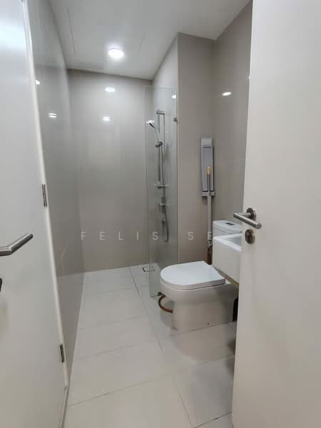Service Residence for Rent at Southlink - Felis See - Bathroom - PropertyGuru.com.my