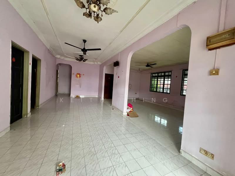 1-storey Terraced House for Sale in Bandar Seri Alam (Masai) - Keith Ching - Living Room - PropertyGuru.com.my