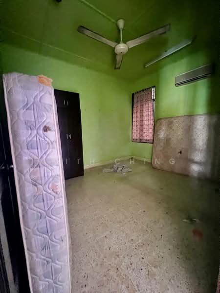 1-storey Terraced House for Sale in Bandar Seri Alam (Masai) - Keith Ching - Bedroom - PropertyGuru.com.my