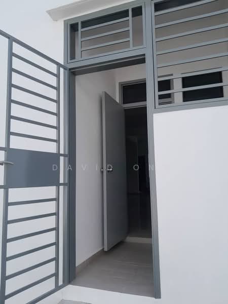 Rumah Teres untuk Disewa di Kampung Sentosa Barat (Pasir Gudang) - David Ong - Entrance - PropertyGuru.com.my