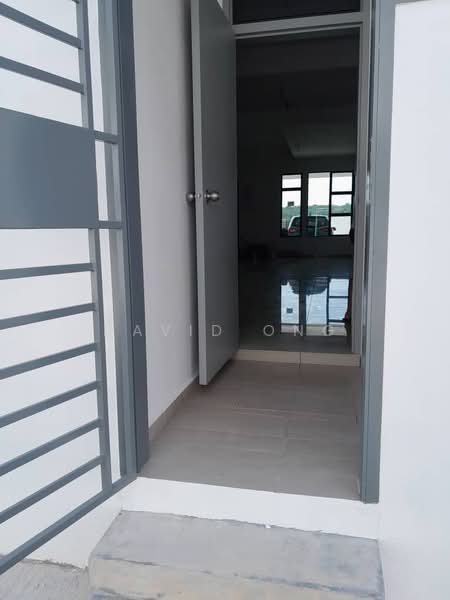 Rumah Teres untuk Disewa di Kampung Sentosa Barat (Pasir Gudang) - David Ong - Entrance - PropertyGuru.com.my