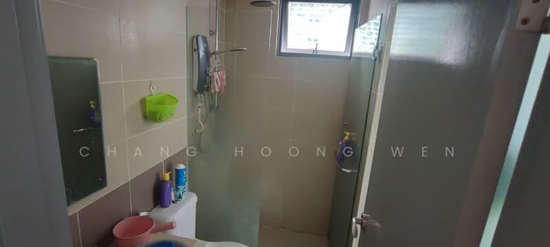Service Residence for Sale at Amerin Residence - Chang Hoong Wen - Bathroom - PropertyGuru.com.my