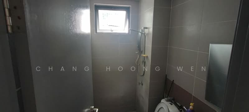 Service Residence for Sale at Amerin Residence - Chang Hoong Wen - Bathroom - PropertyGuru.com.my