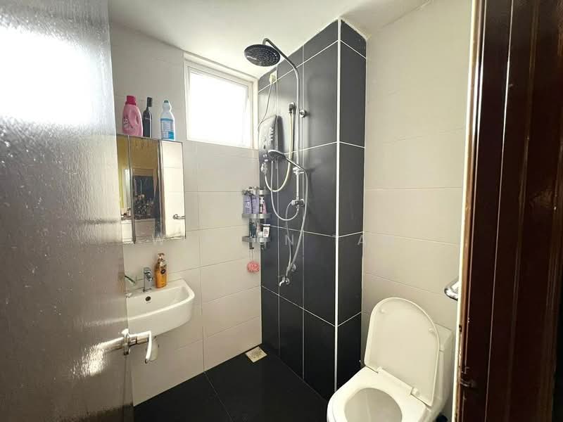 Servis Apartment untuk Dijual di Twin Danga Residence - Winson Tan - Bathroom - PropertyGuru.com.my