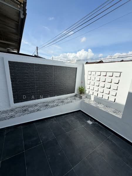 Rumah Teres 1 Tingkat untuk Dijual di Johor Bahru (Johor) - Daniel Yong - Exterior - PropertyGuru.com.my