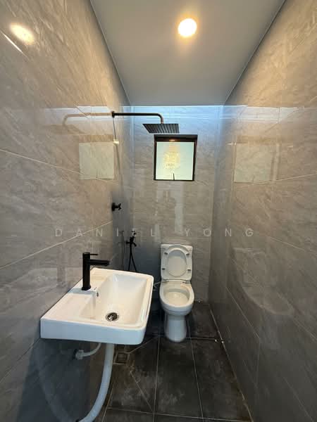 Rumah Teres 1 Tingkat untuk Dijual di Johor Bahru (Johor) - Daniel Yong - Bathroom - PropertyGuru.com.my