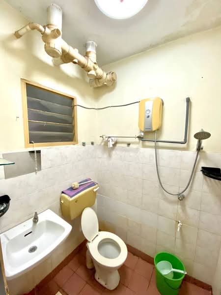 Pangsapuri untuk Dijual di Impian Apartment - Mohamad Hanafi - Bathroom - PropertyGuru.com.my