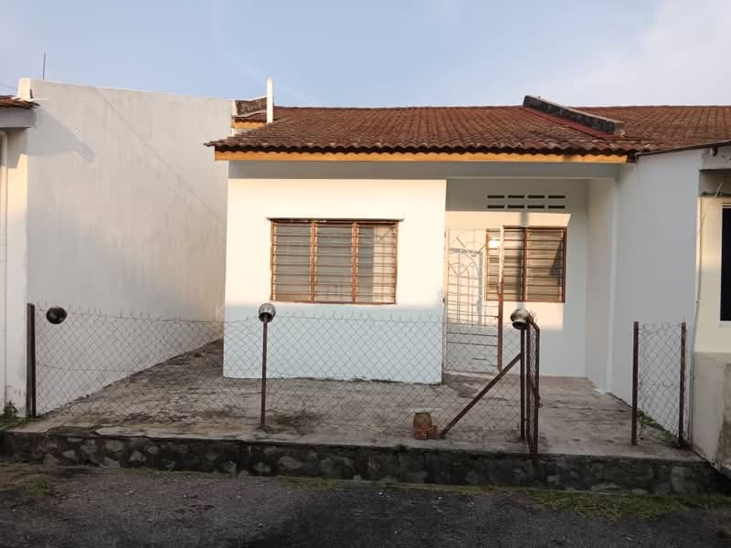 1-storey Terraced House for Sale in Taman Merdeka (Batu Berendam) - King Song - Exterior - PropertyGuru.com.my