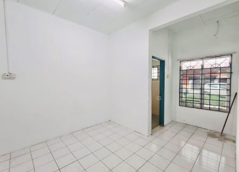 1-storey Terraced House for Sale in Taman Merdeka (Batu Berendam) - King Song - PropertyGuru.com.my