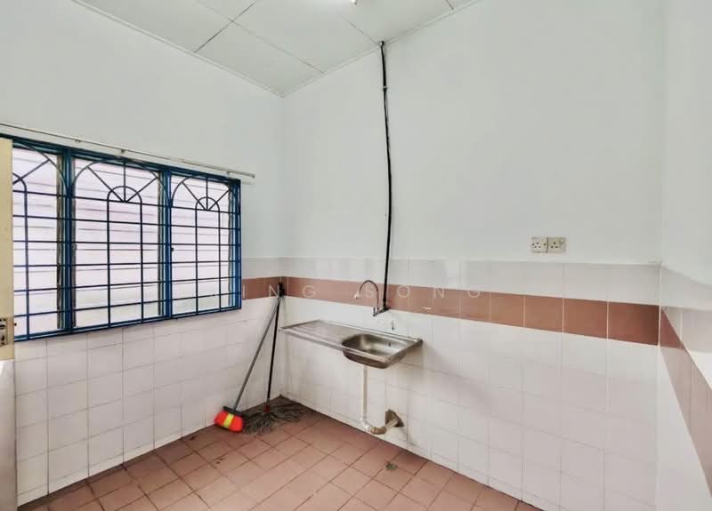 1-storey Terraced House for Sale in Taman Merdeka (Batu Berendam) - King Song - PropertyGuru.com.my