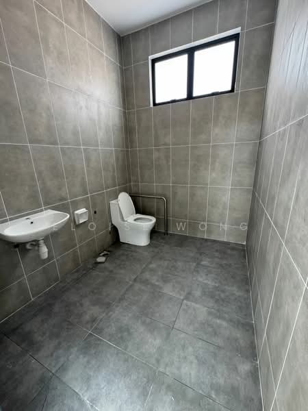 Factory for Rent in Eco Business Park 1 (Johor Bahru) - Eloise Wong - Bathroom - PropertyGuru.com.my