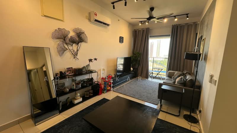 Servis Apartment untuk Dijual di Setia City Residences - Adi Zulkarnaen - Living Room - PropertyGuru.com.my