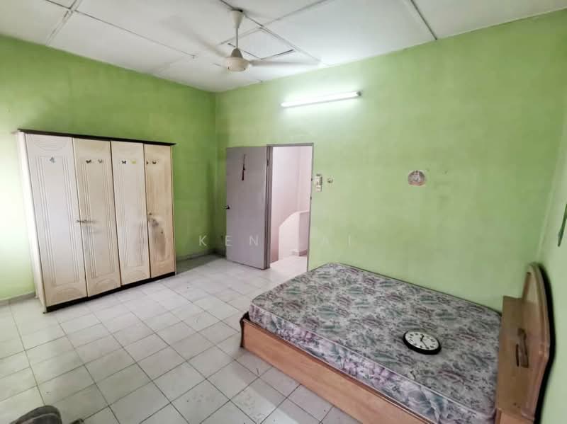 Rumah Teres 2 Tingkat untuk Dijual di Taman Klang Utama (Kapar) - Ken Lai - Bedroom - PropertyGuru.com.my