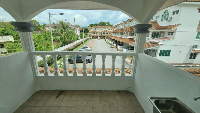 Rumah Teres 2.5 Tingkat untuk Dijual di Tiger Lane (Ipoh) - Lee Muzi - Balcony - PropertyGuru.com.my