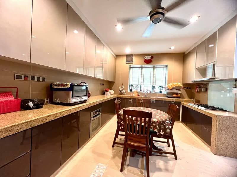 Semi-Detached House for Sale in Gombak (Selangor) - Shafika Shahidin - Kitchen - PropertyGuru.com.my