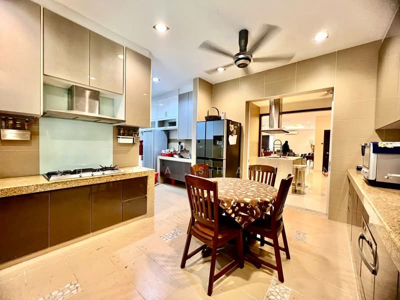 Semi-Detached House for Sale in Gombak (Selangor) - Shafika Shahidin - Kitchen - PropertyGuru.com.my