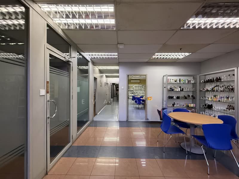 Detached Factory for Rent in Taman Perindustrian Puchong Utama (Puchong) - Eva Loh - Corridor - PropertyGuru.com.my
